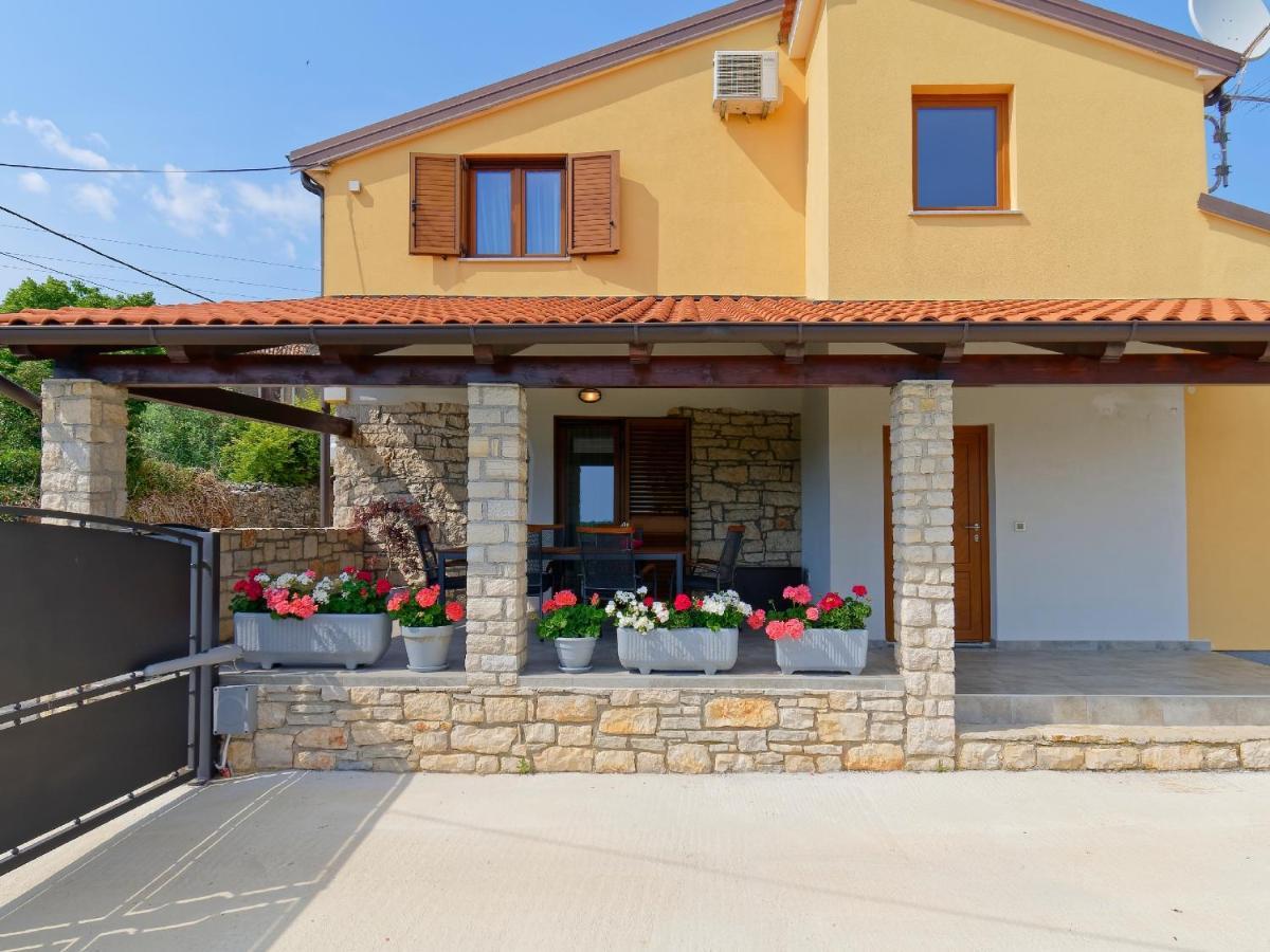 Apartment Larissa By Rent Istria Višnjan Exteriér fotografie
