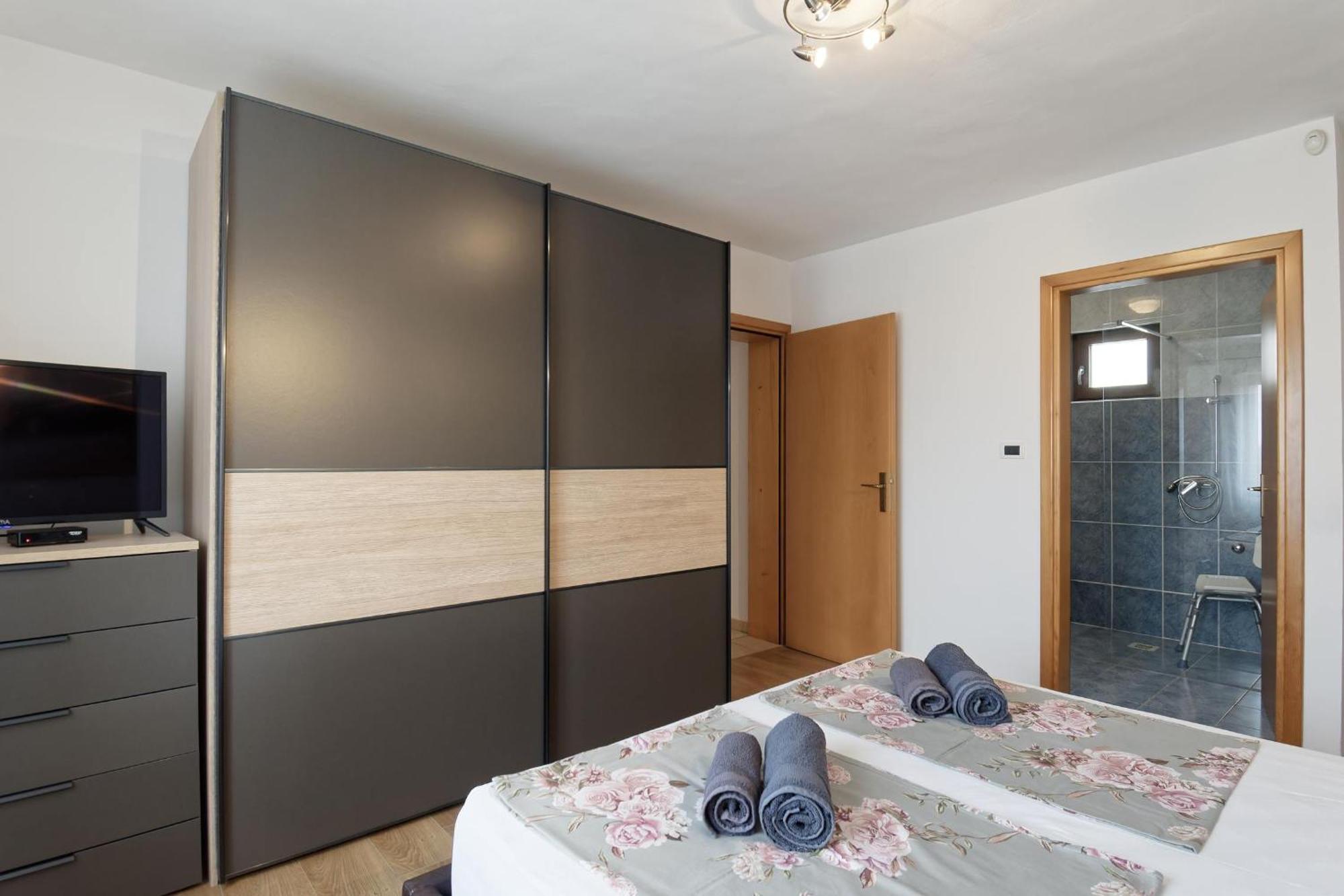 Apartment Larissa By Rent Istria Višnjan Exteriér fotografie